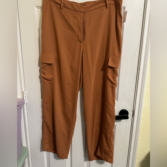 Halogen NWT Dressy Cargo Style Slacks ~ Wide Leg Size XL - Picture 1 of 3
